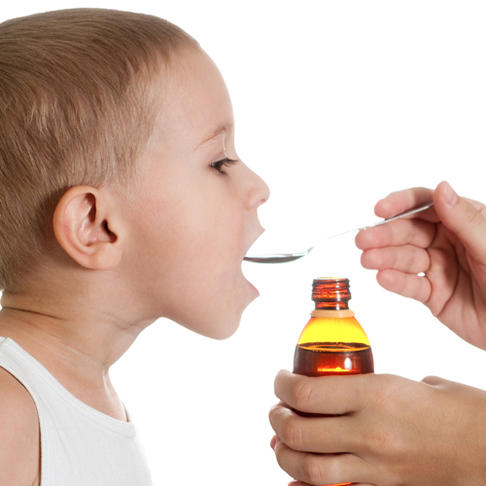 Advierten que ciertos fármacos pueden provocar insuficiencia renal en los niños
